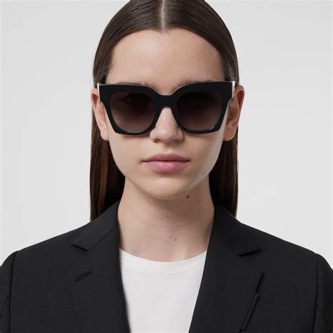 a.d04884d1493 occhiali burberry|Square Frame Sunglasses in Black/beige .